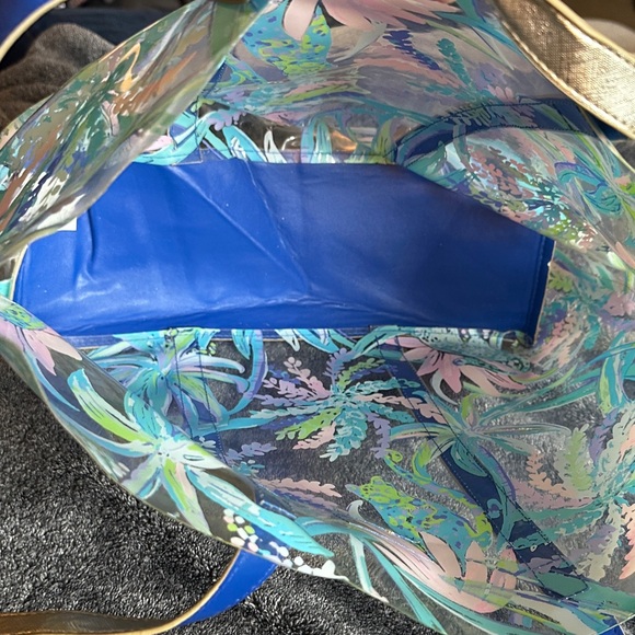 Lilly Pulitzer PVC Sweet Escape Print GWP Clear beach tote bag - Picture 16 of 16